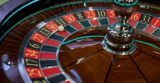 Studio kasino langsung pekan toto dengan dealer profesional dan kamera multi-sudut